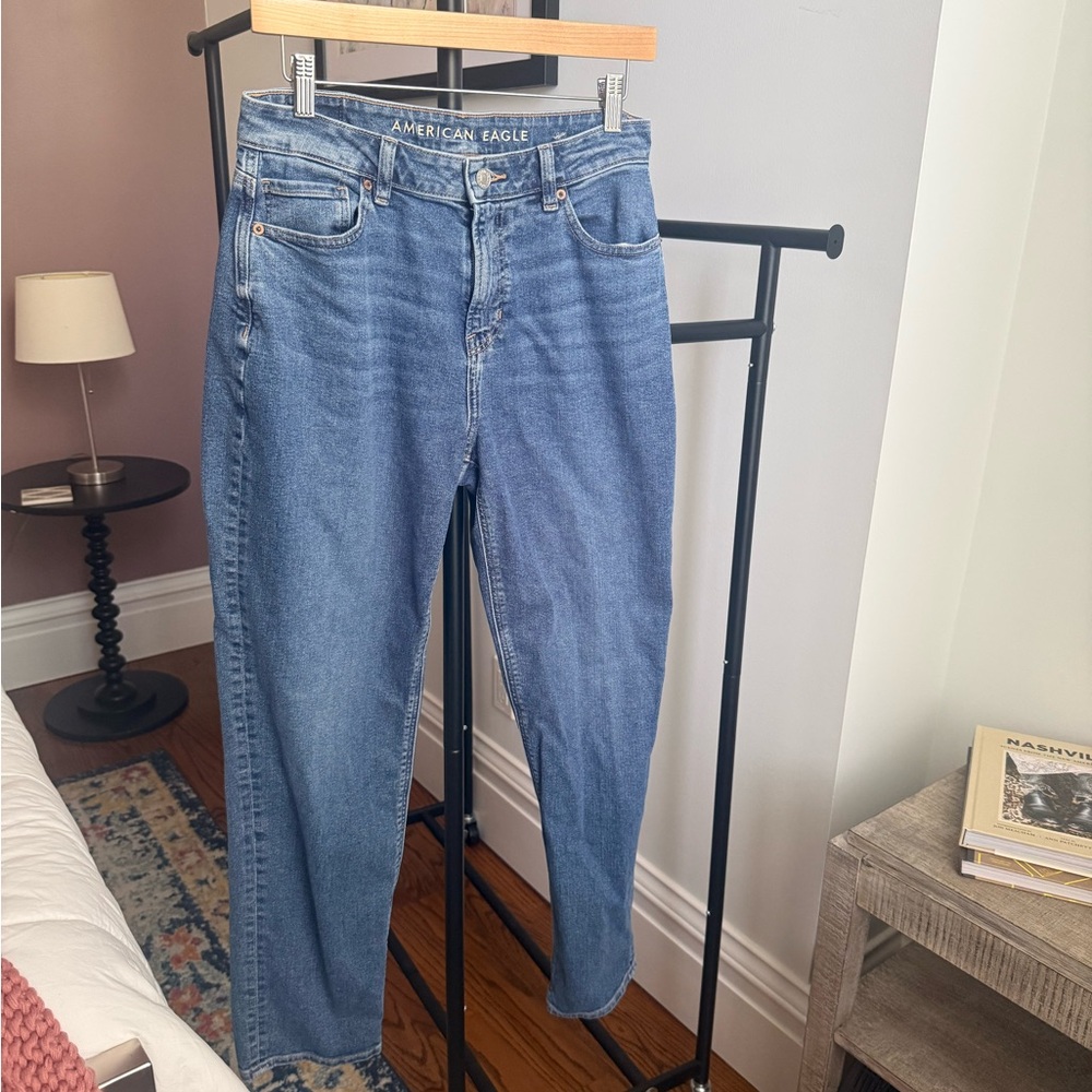American Eagle Outfitters High-Rise Straight Leg Jeans in Medium Blue